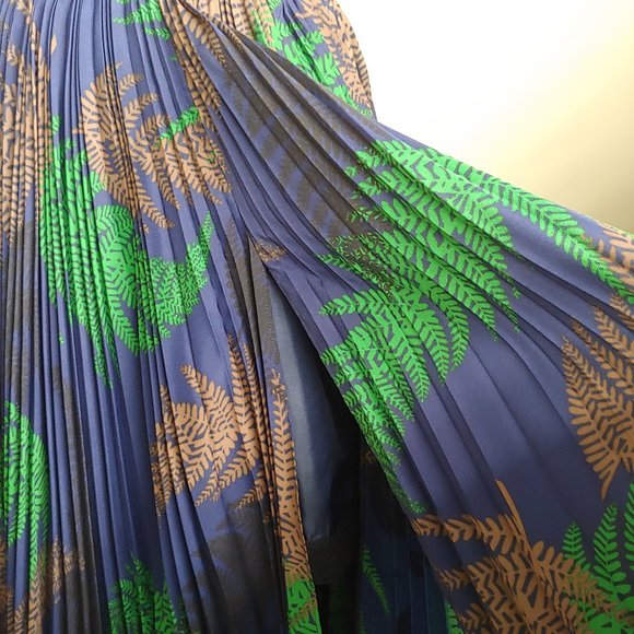 SACAI Pleated Skirt - Picture 4 of 8